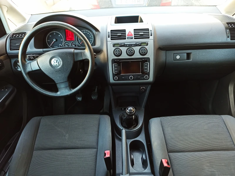 VW Touran 1.9 TDI 7 МЕСТА 6 СКОРОСТИ, снимка 8 - Автомобили и джипове - 47509611