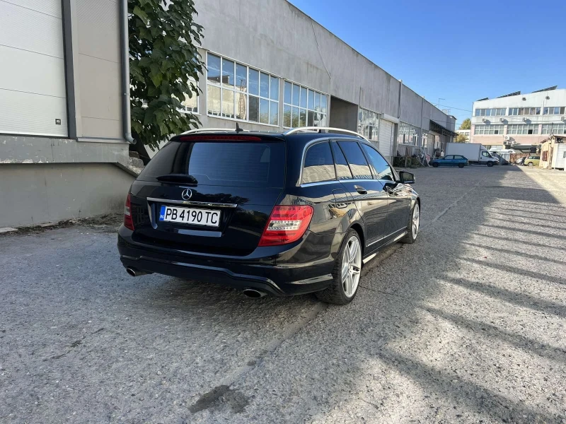 Mercedes-Benz C 300 C 300 4-matic AMG, снимка 3 - Автомобили и джипове - 47815311