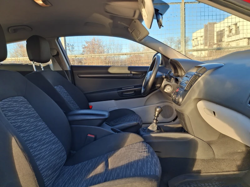 Kia Ceed, снимка 10 - Автомобили и джипове - 48387163