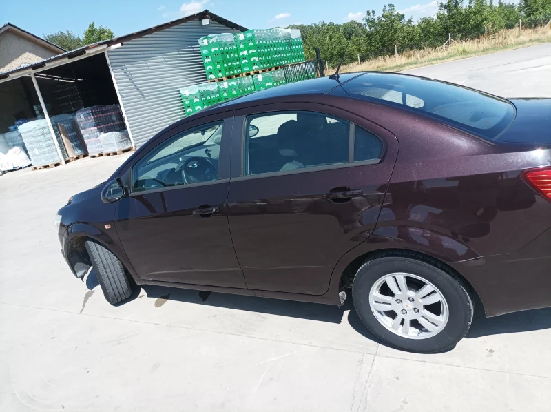 Chevrolet Aveo 9500км, снимка 5 - Автомобили и джипове - 53078575