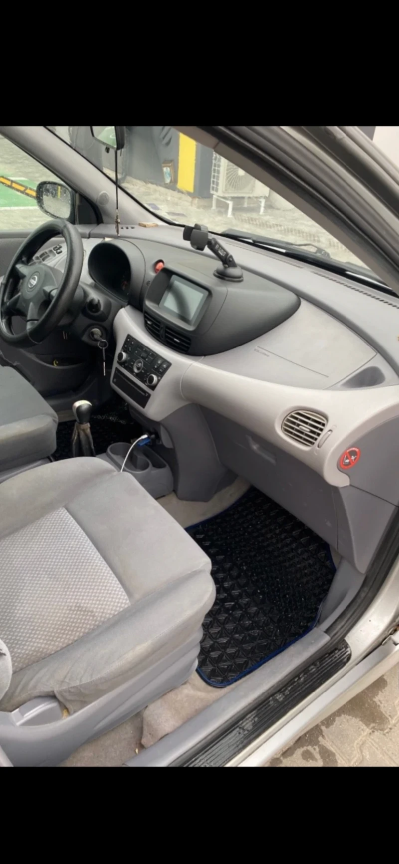 Nissan Almera tino 1.8i, Регистриран, всичко платено, Климатроник, снимка 9 - Автомобили и джипове - 51223816