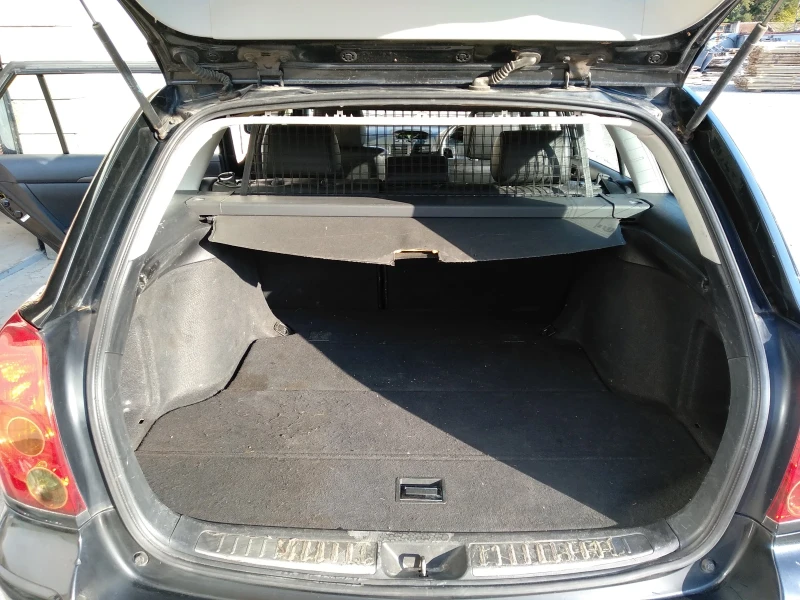 Toyota Avensis 2.0 VVTI T-spirit, снимка 5 - Автомобили и джипове - 52633296