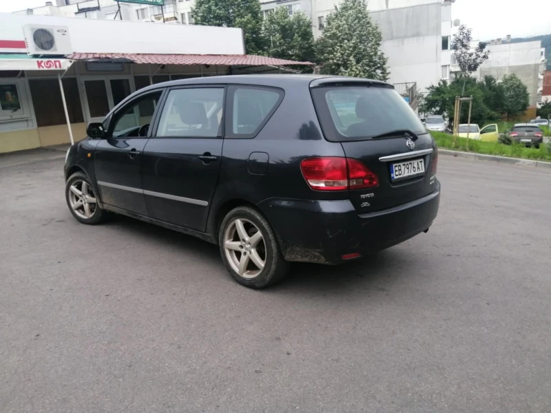 Toyota Avensis verso, снимка 5 - Автомобили и джипове - 52841524