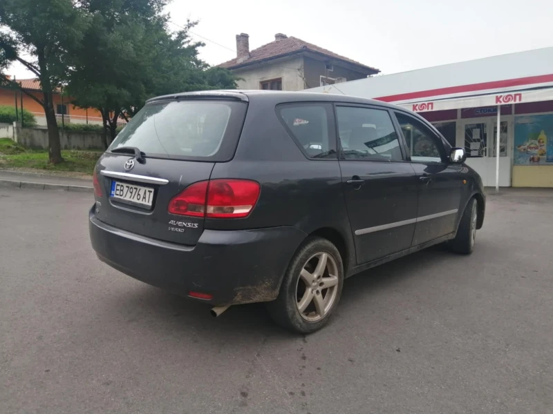Toyota Avensis verso, снимка 7 - Автомобили и джипове - 52841524