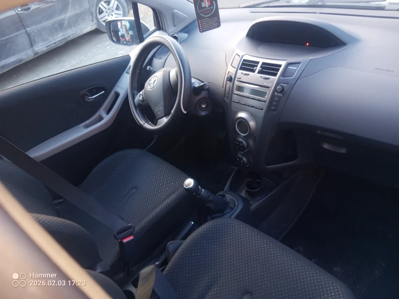 Toyota Yaris 1.3vti, снимка 5 - Автомобили и джипове - 53342476