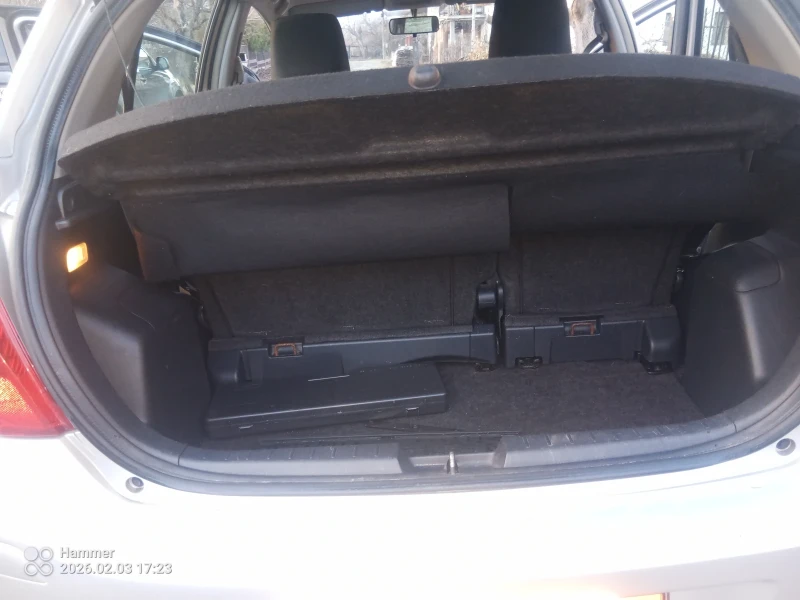 Toyota Yaris 1.3vti, снимка 8 - Автомобили и джипове - 53342476