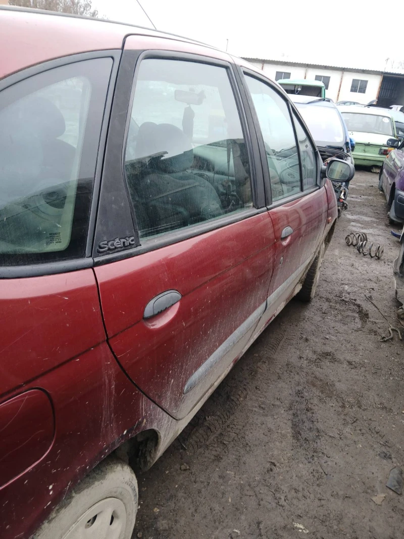 Renault Megane Scenic, снимка 4 - Автомобили и джипове - 53409932