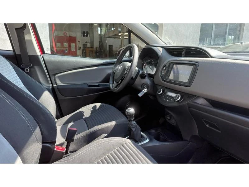 Toyota Yaris FANCY - изображение 6