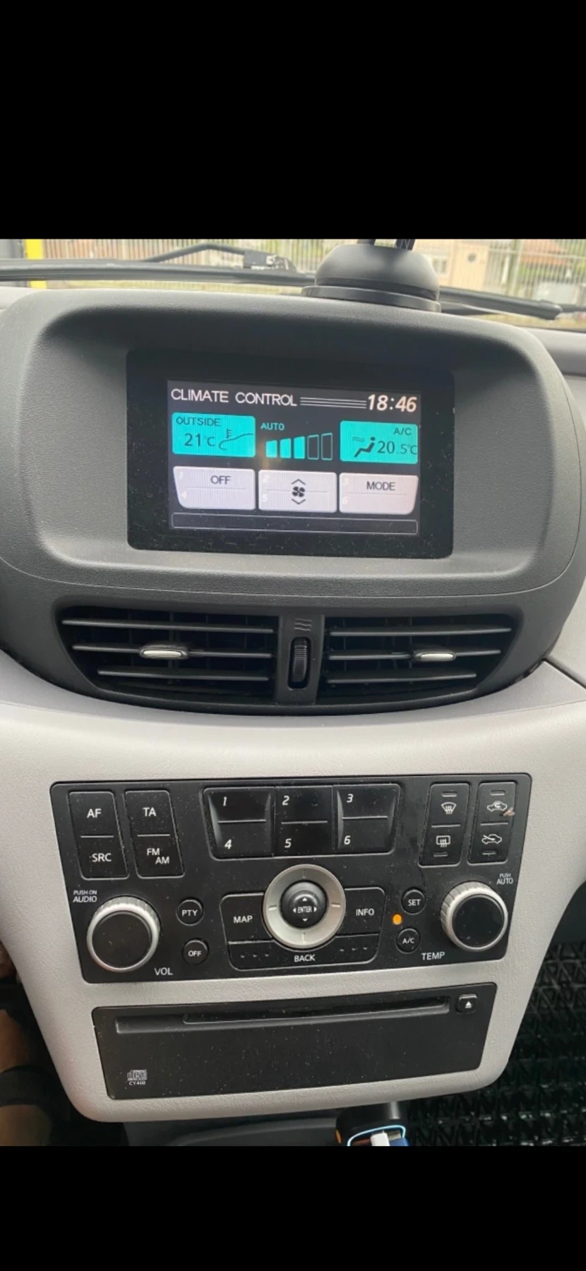Nissan Almera tino 1.8i, Регистриран, всичко платено, Климатроник - изображение 10