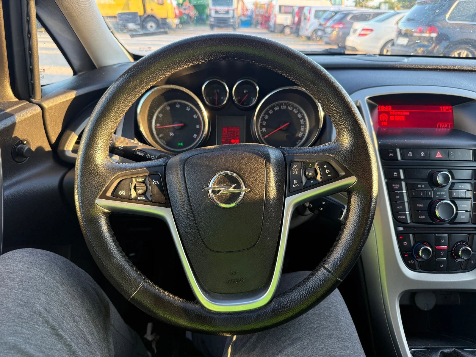 Opel Astra 1.4T* ГАЗ* FACE* РЕГИСТРАЦИЯ* 238.000км* ТОП - изображение 9