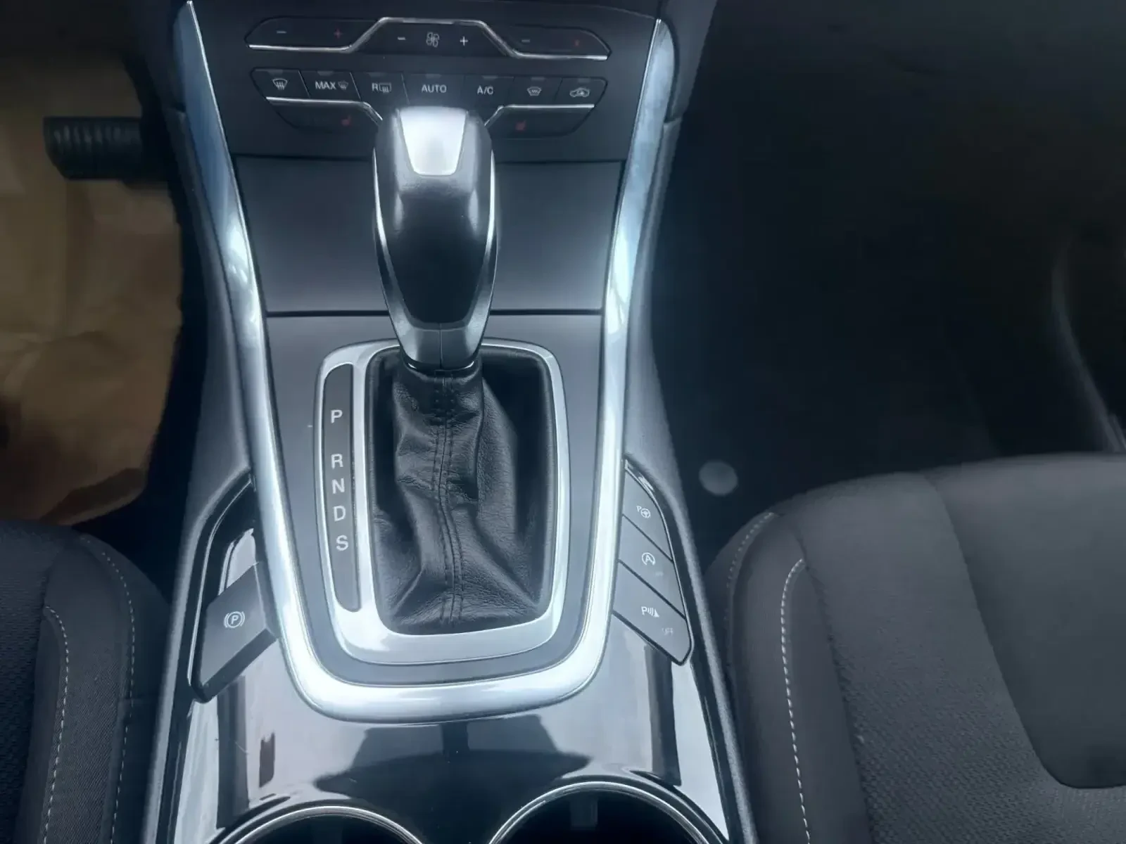 Ford S-Max 2.0 AUT. NAVI ШВЕЙЦАРИЯ - изображение 9