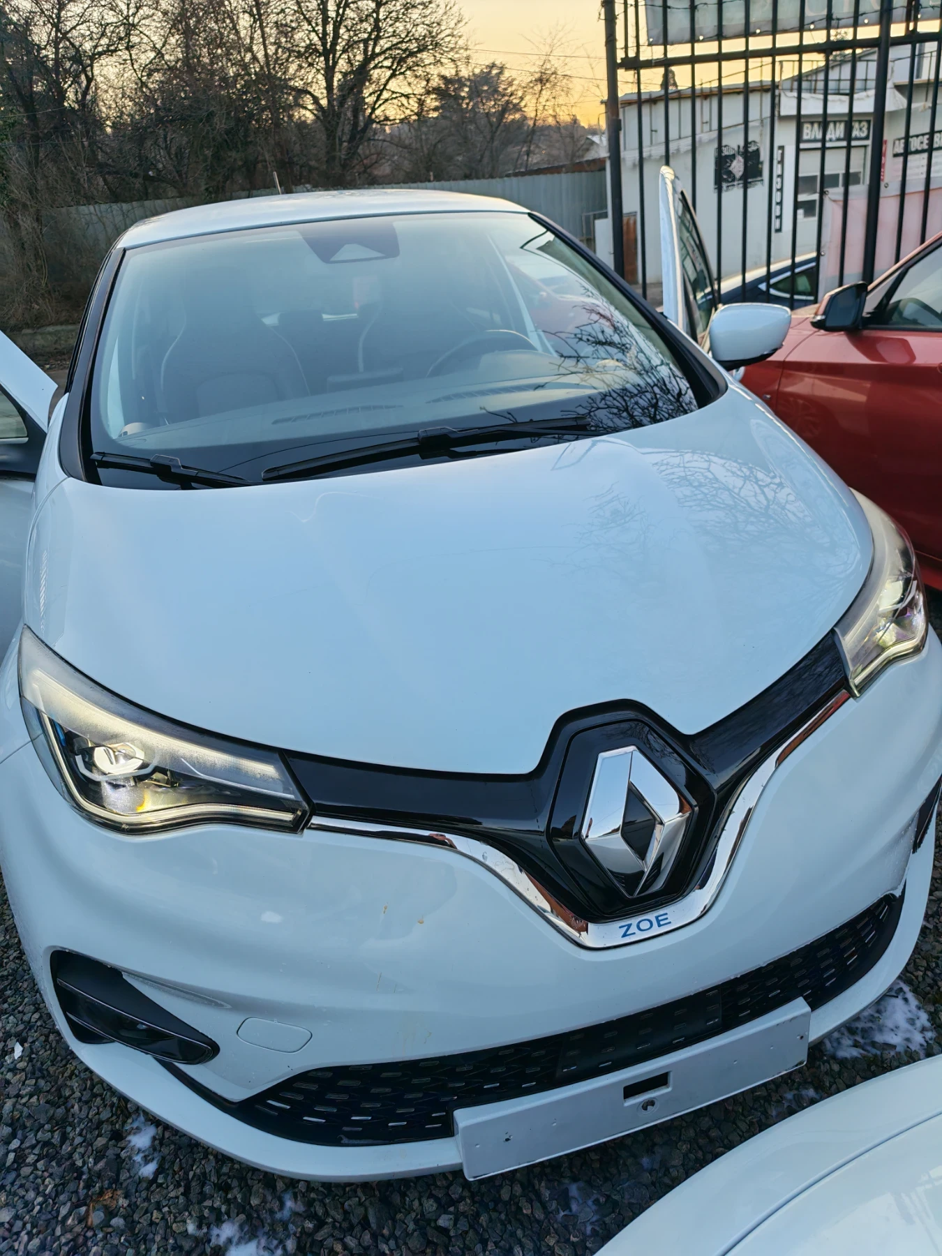 Renault Zoe 52kwCCS R135 Гаранция Сертификат - изображение 7