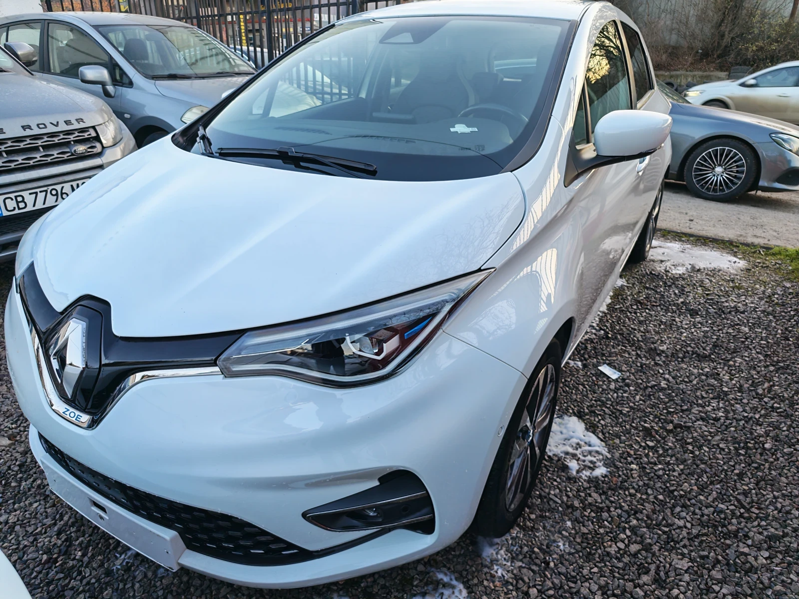 Renault Zoe 52kwCCS R135 Гаранция Сертификат - изображение 4
