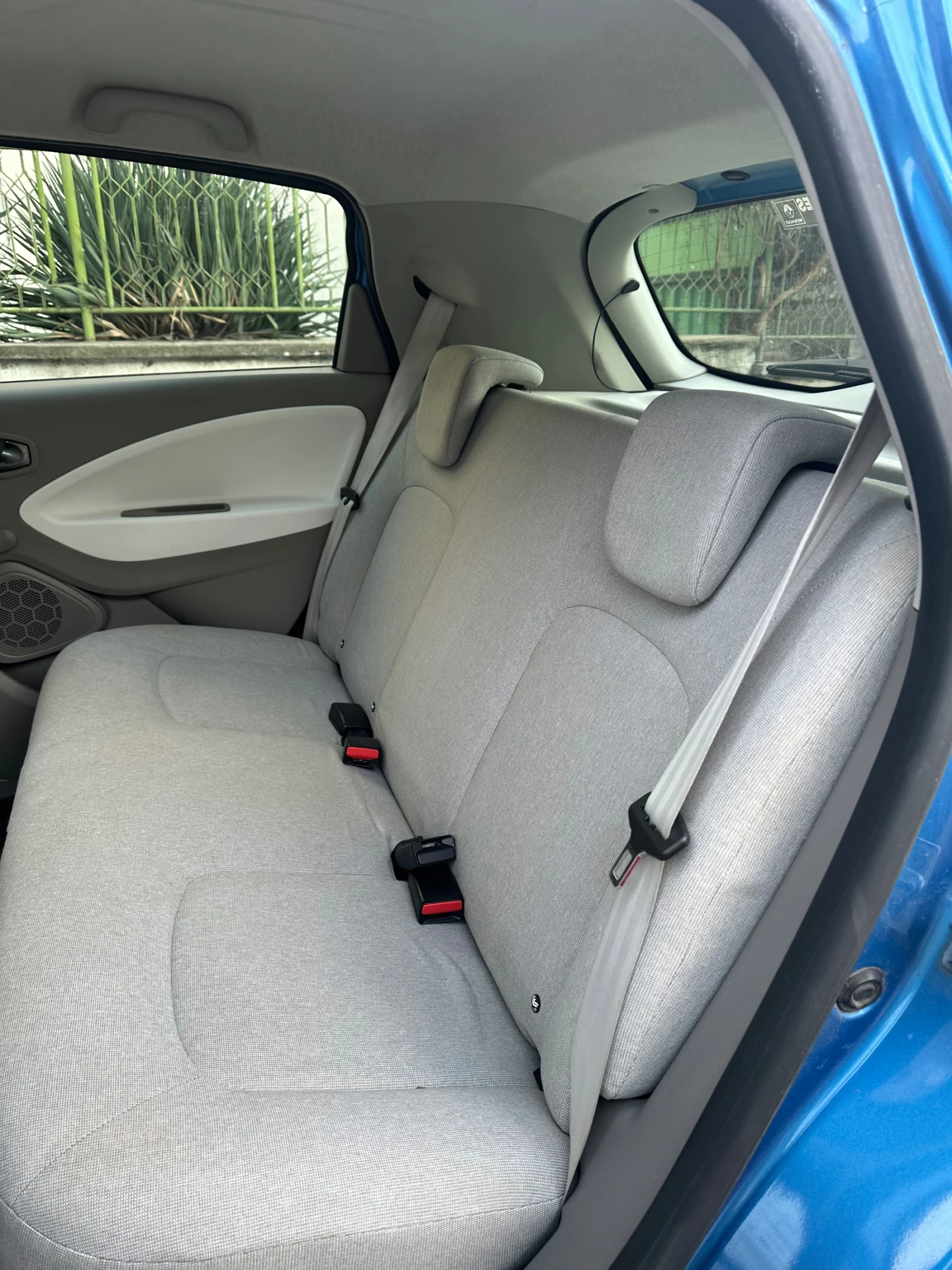 Renault Zoe, снимка 12 - Автомобили и джипове - 53585124