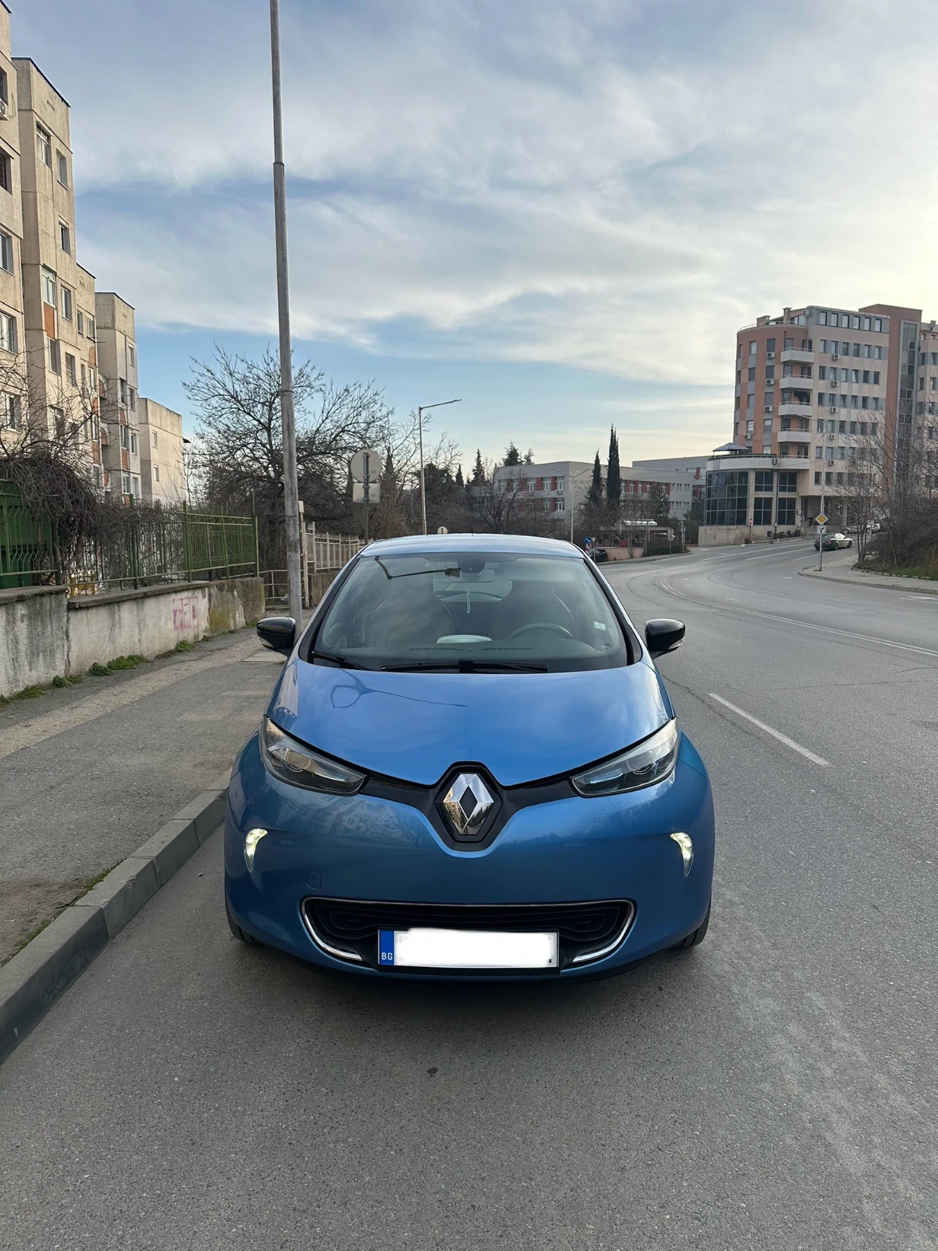 Renault Zoe, снимка 3 - Автомобили и джипове - 53585124