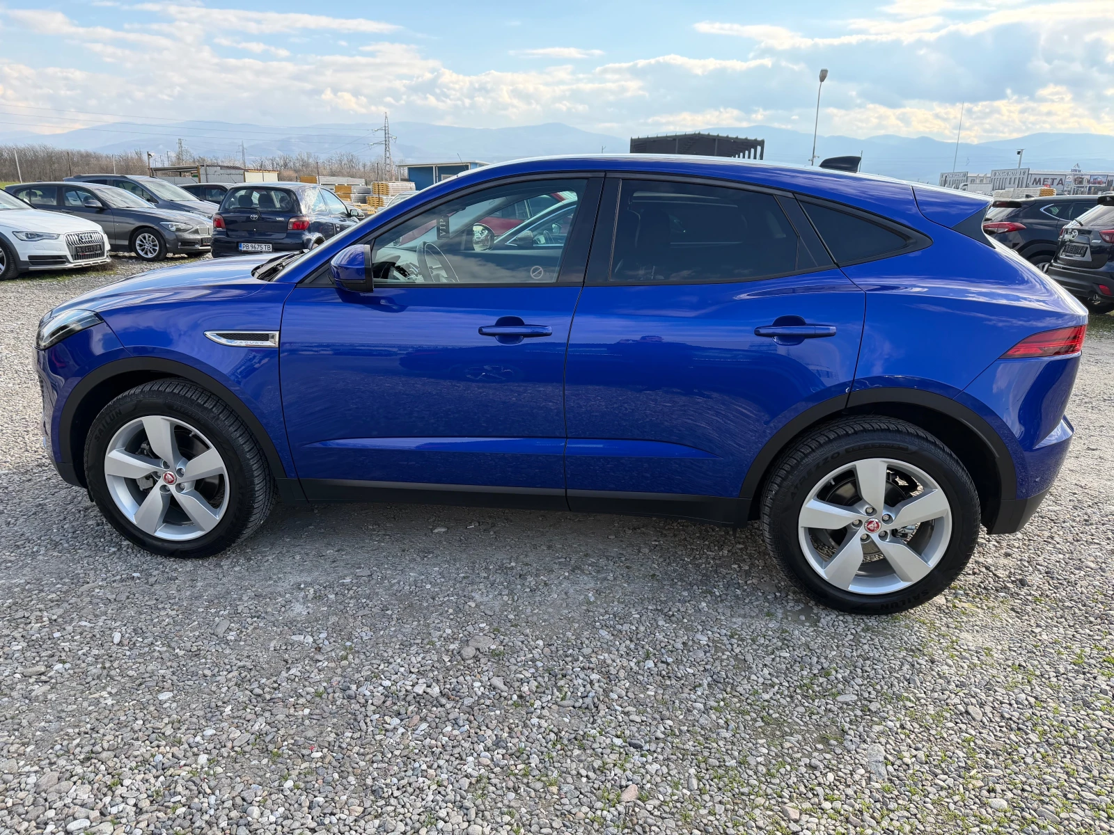 Jaguar E-pace 2.0 D (КАТО НОВА) - изображение 8