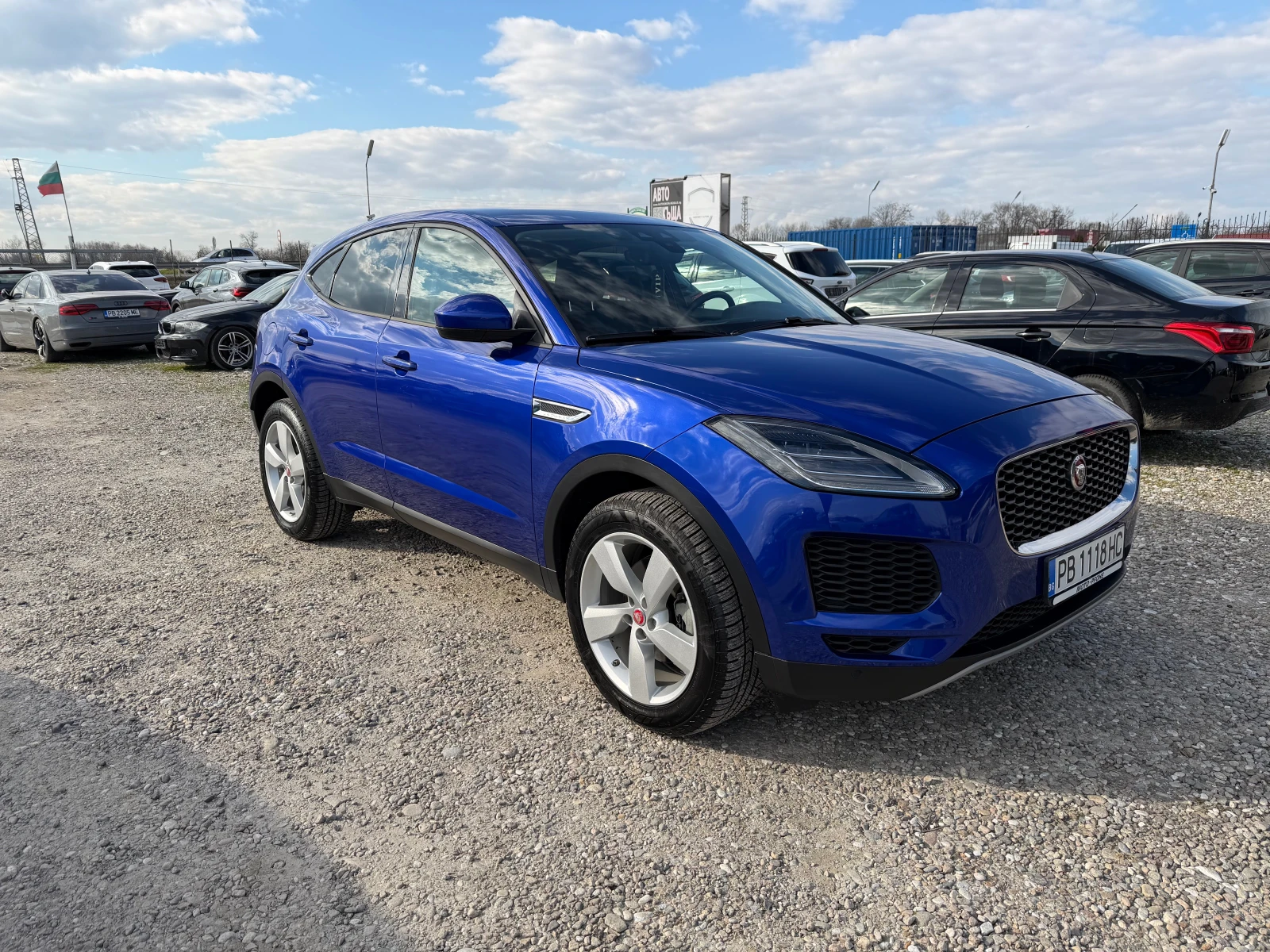 Jaguar E-pace 2.0 D (КАТО НОВА) - изображение 3