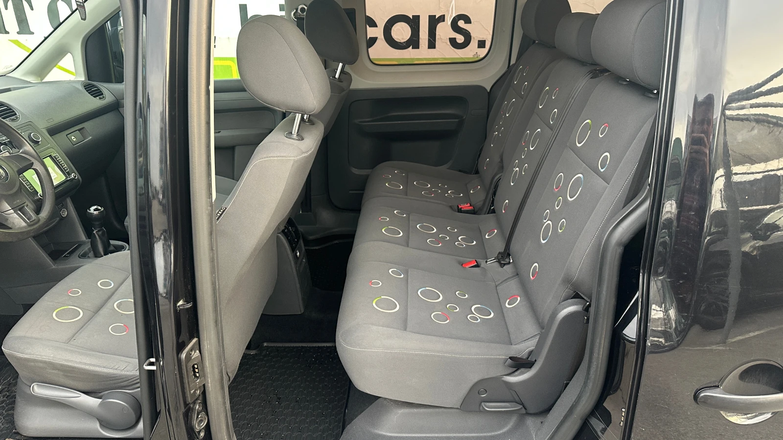 VW Caddy 1.6 TDI / Пътнически, снимка 9 - Автомобили и джипове - 53765600