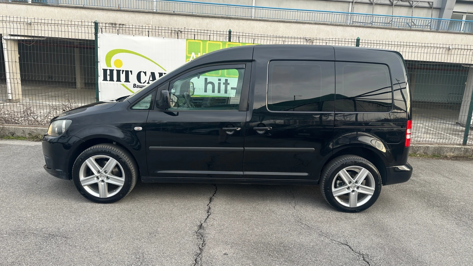 VW Caddy 1.6 TDI / Пътнически, снимка 4 - Автомобили и джипове - 53765600