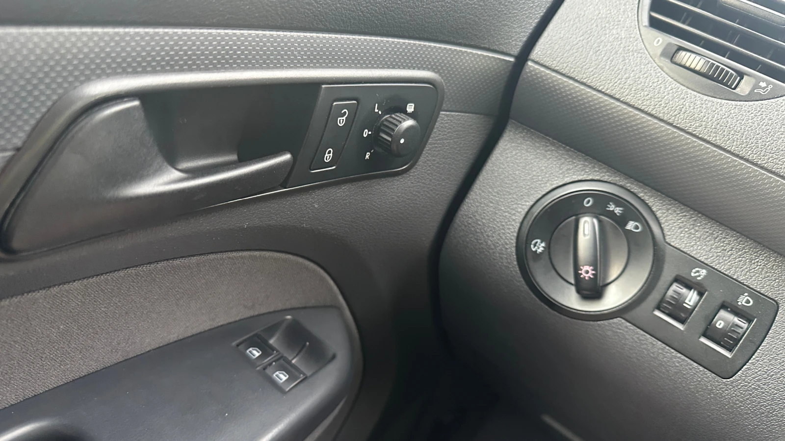 VW Caddy 1.6 TDI / Пътнически, снимка 16 - Автомобили и джипове - 53765600