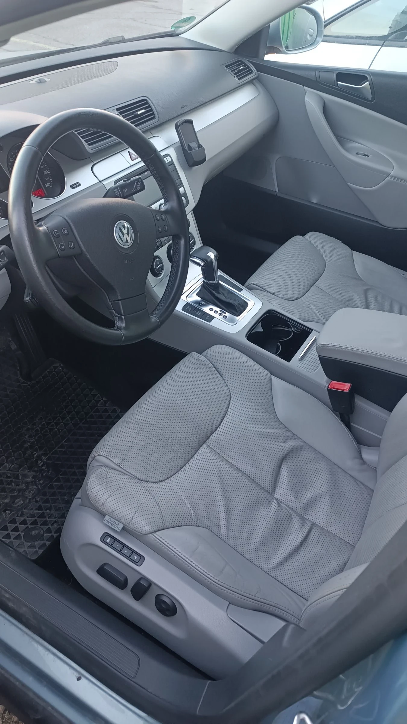 VW Passat 2.0TDI DSG CR, снимка 11 - Автомобили и джипове - 53782001