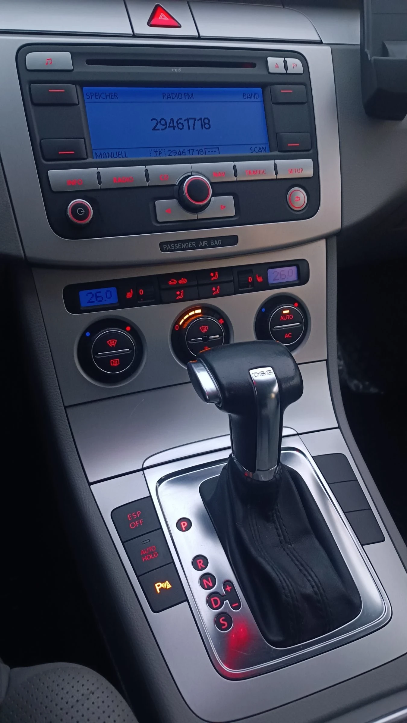 VW Passat 2.0TDI DSG CR, снимка 13 - Автомобили и джипове - 53782001