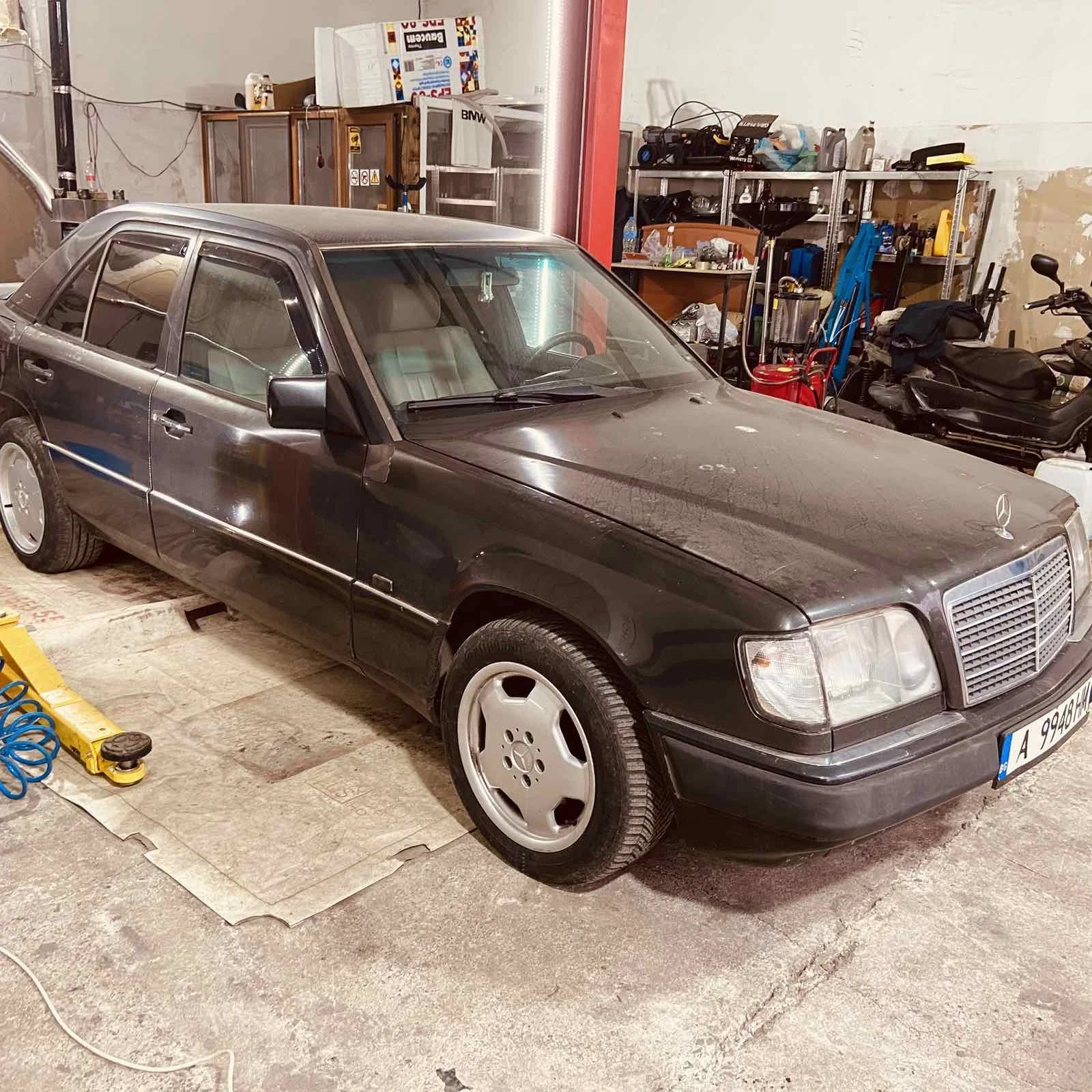 Mercedes-Benz 124 200E, снимка 2 - Автомобили и джипове - 54527606