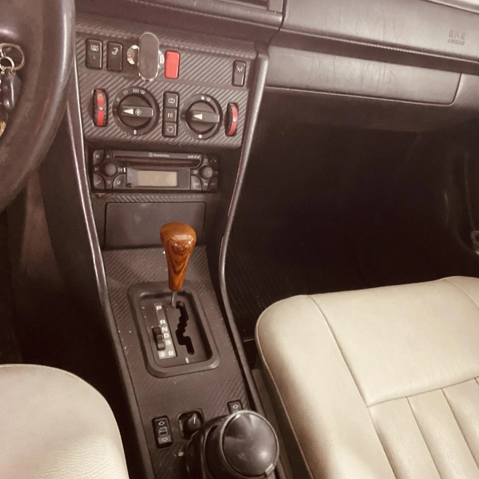 Mercedes-Benz 124 200E, снимка 10 - Автомобили и джипове - 54527606