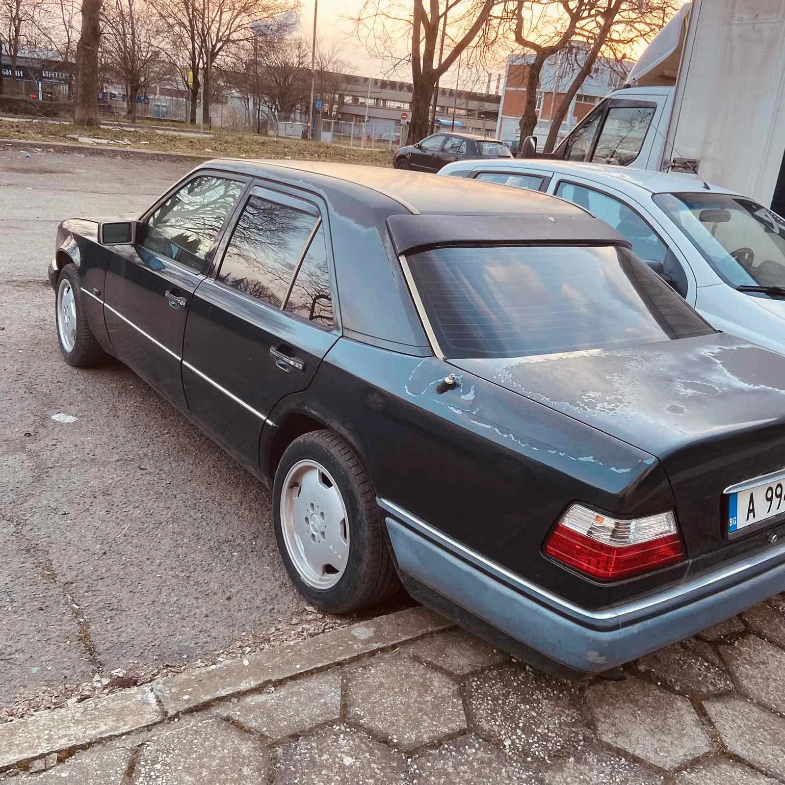 Mercedes-Benz 124 200E, снимка 5 - Автомобили и джипове - 54527606