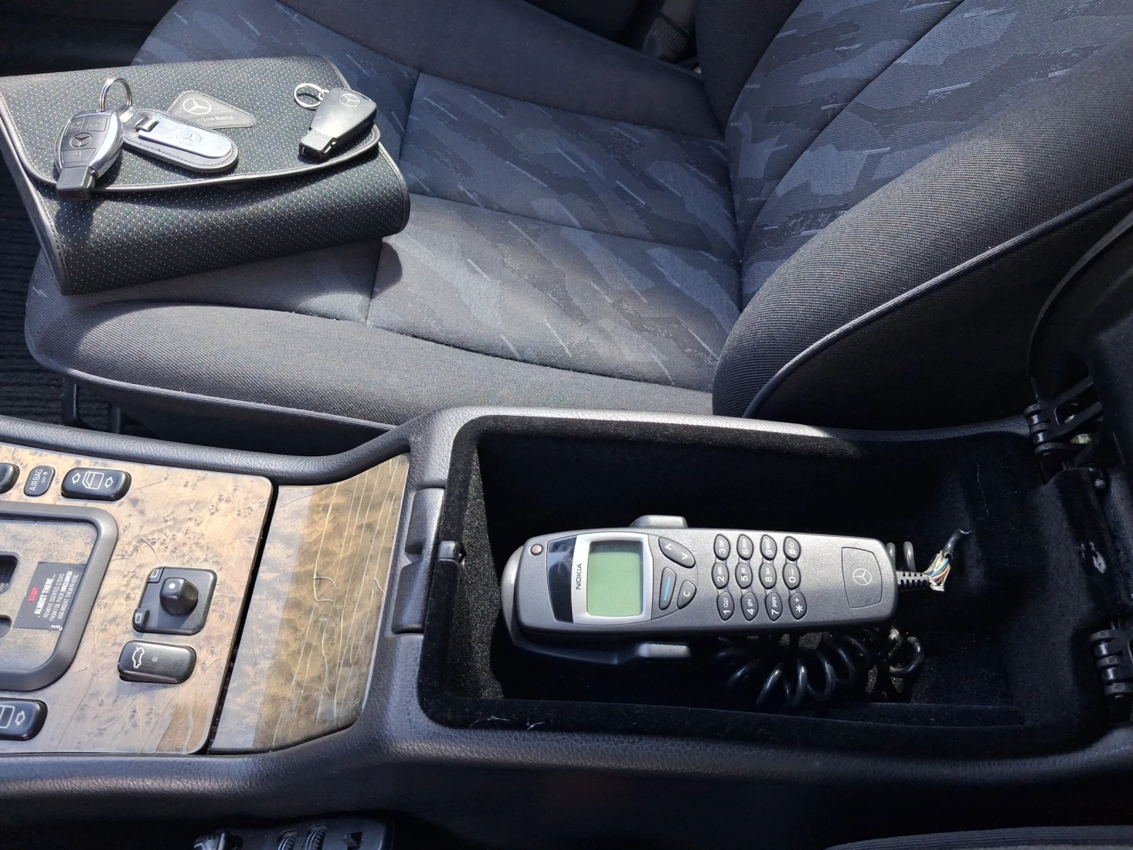 Mercedes-Benz E 220, снимка 11 - Автомобили и джипове - 54629397