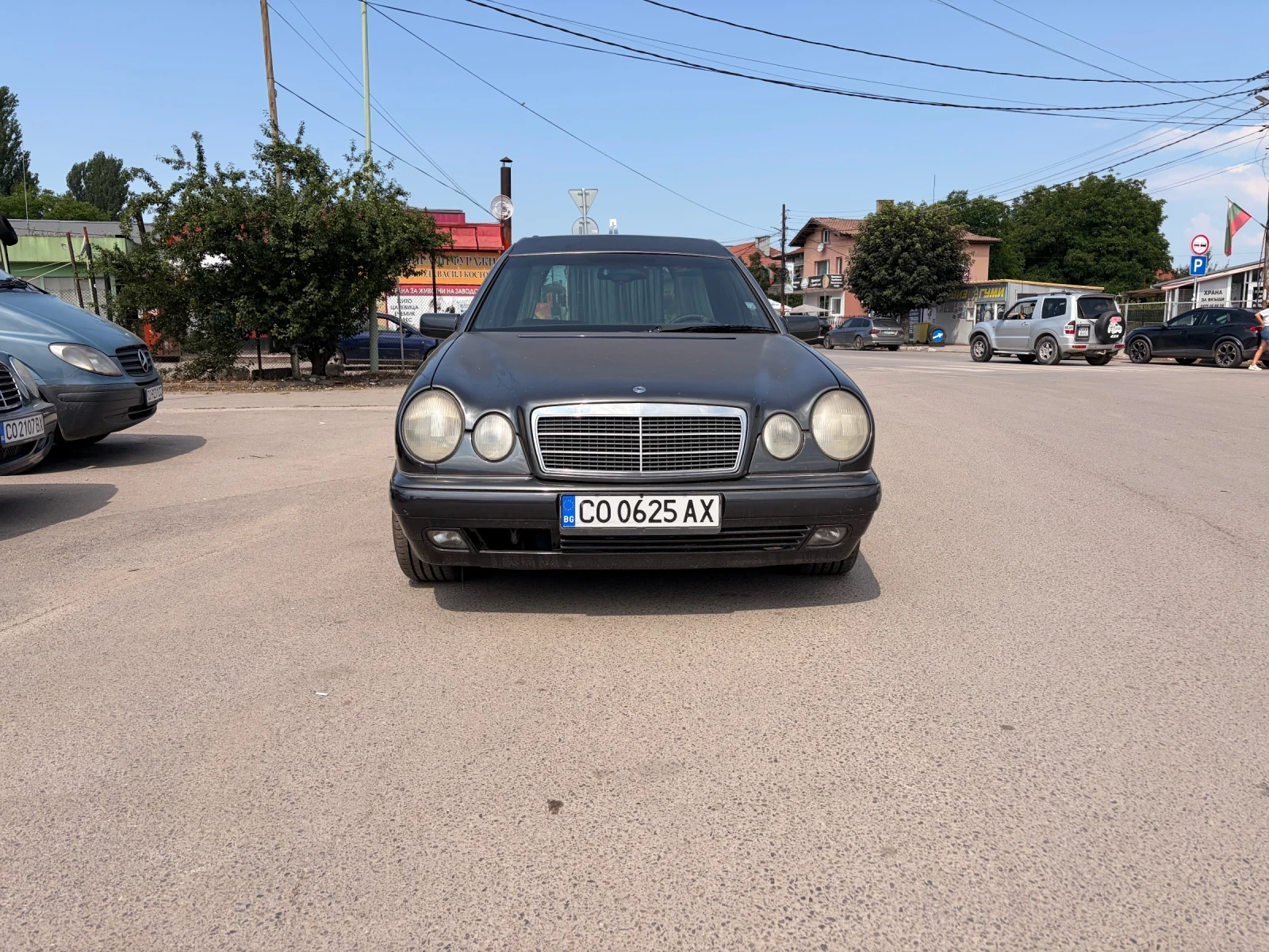 Mercedes-Benz E 220 Специален Автомобил, снимка 4 - Автомобили и джипове - 55067628