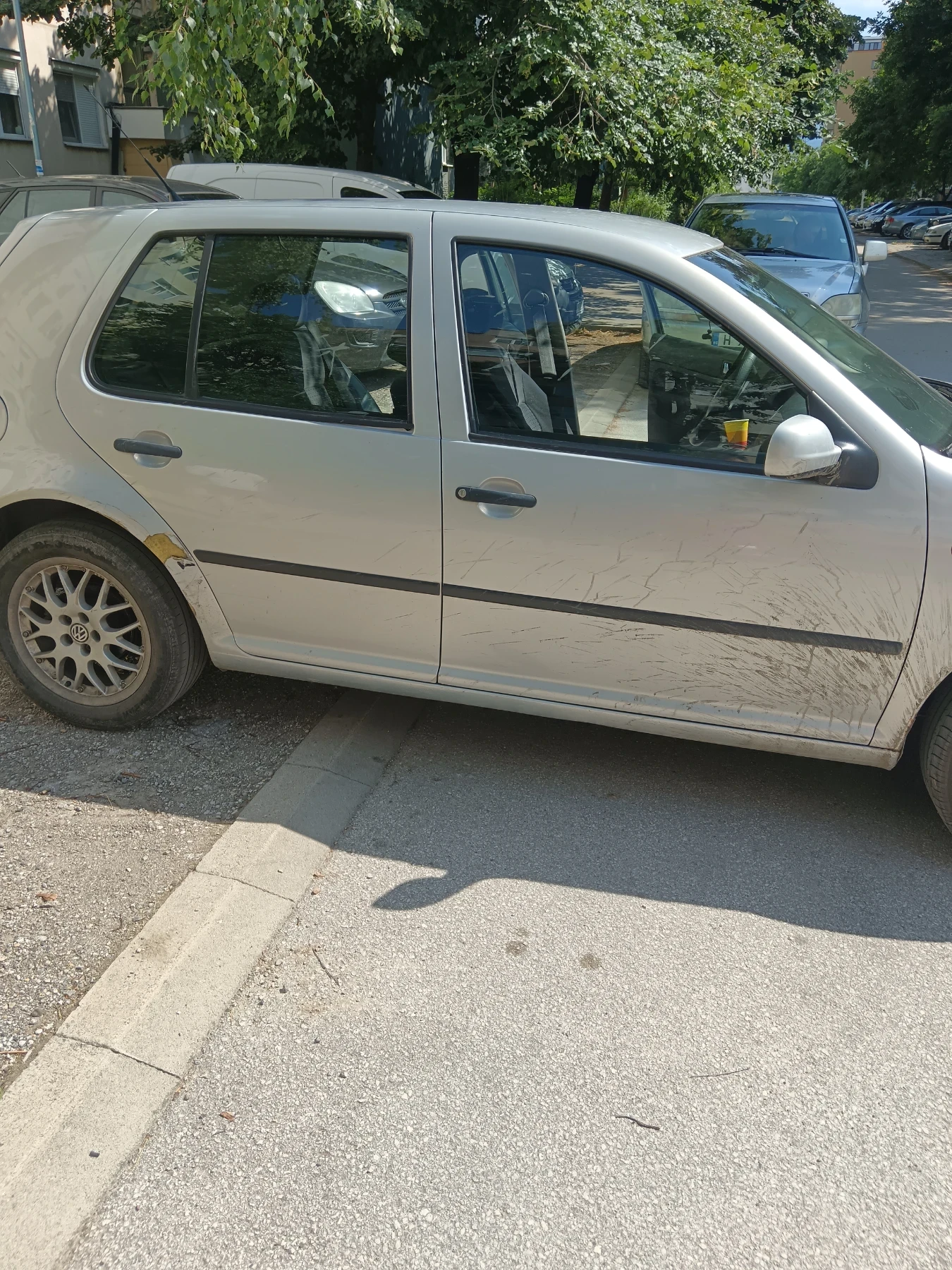 VW Golf 1.6, снимка 2 - Автомобили и джипове - 55351417