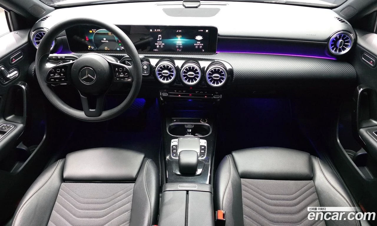 Mercedes-Benz A 220 * Подгрев* Камера* М.Точка* CARPLAY, снимка 7 - Автомобили и джипове - 56062188