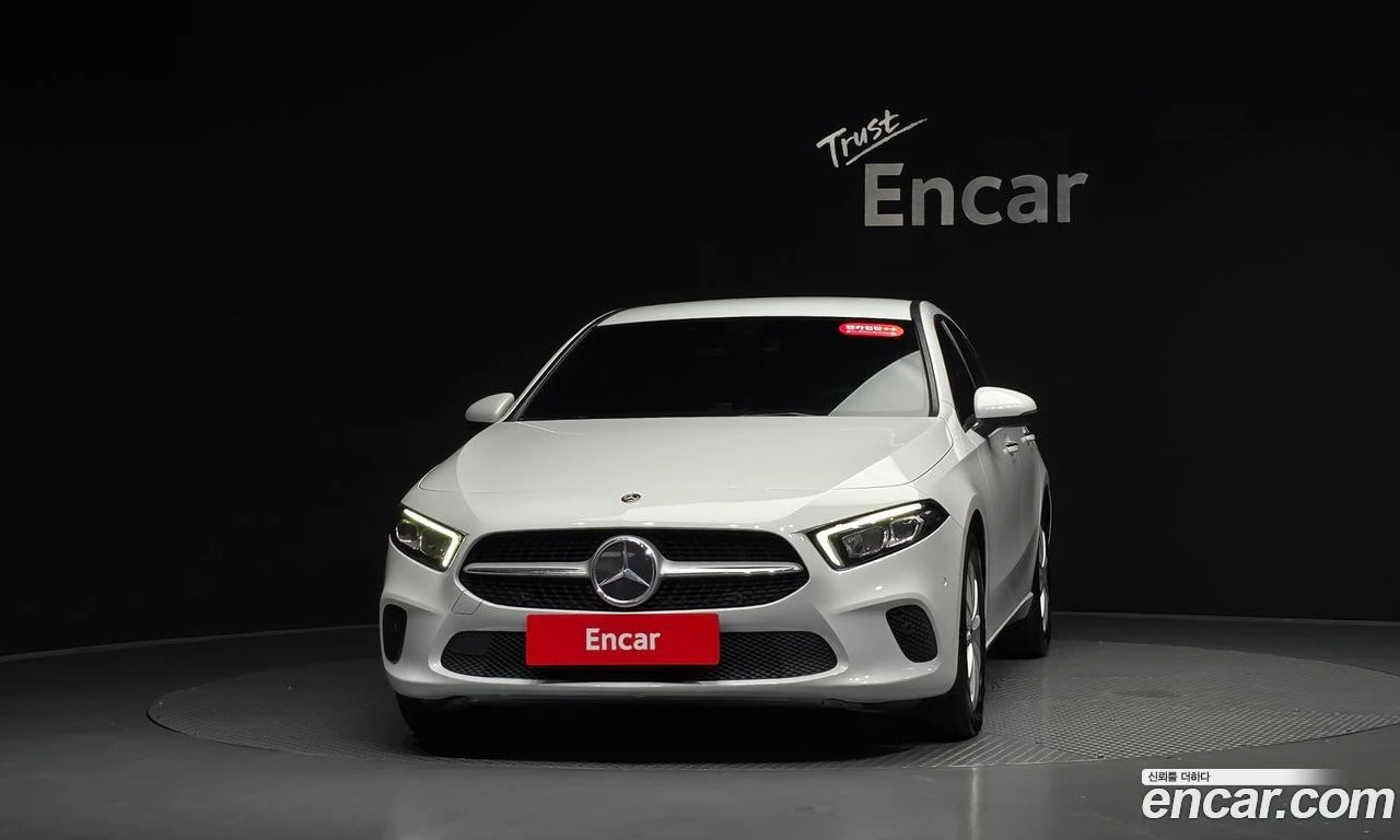 Mercedes-Benz A 220 * Подгрев* Камера* М.Точка* CARPLAY, снимка 3 - Автомобили и джипове - 56062188