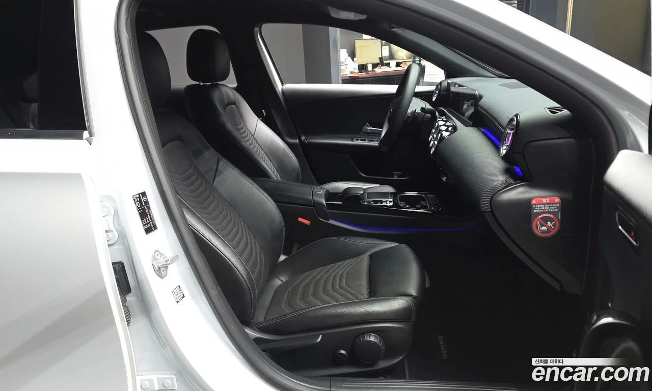 Mercedes-Benz A 220 * Подгрев* Камера* М.Точка* CARPLAY, снимка 10 - Автомобили и джипове - 56062188