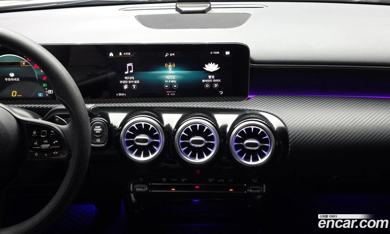 Mercedes-Benz A 220 * Подгрев* Камера* М.Точка* CARPLAY, снимка 12 - Автомобили и джипове - 56062188
