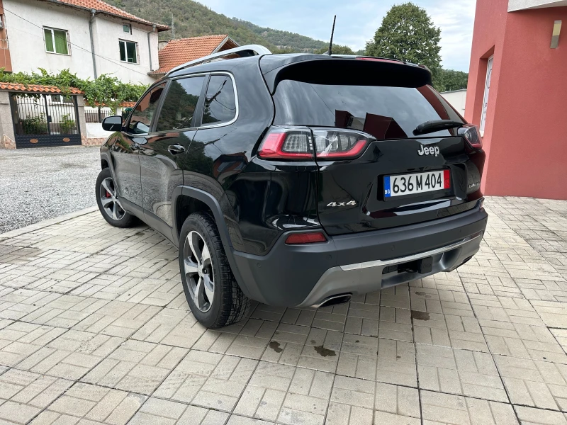 Jeep Cherokee 2.0 Turbo, Бензин, снимка 8 - Автомобили и джипове - 48348343