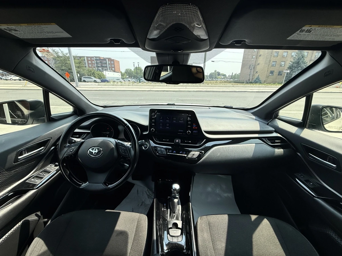 Toyota C-HR XLE | APPLE CARPLAY | КАМЕРА - изображение 7