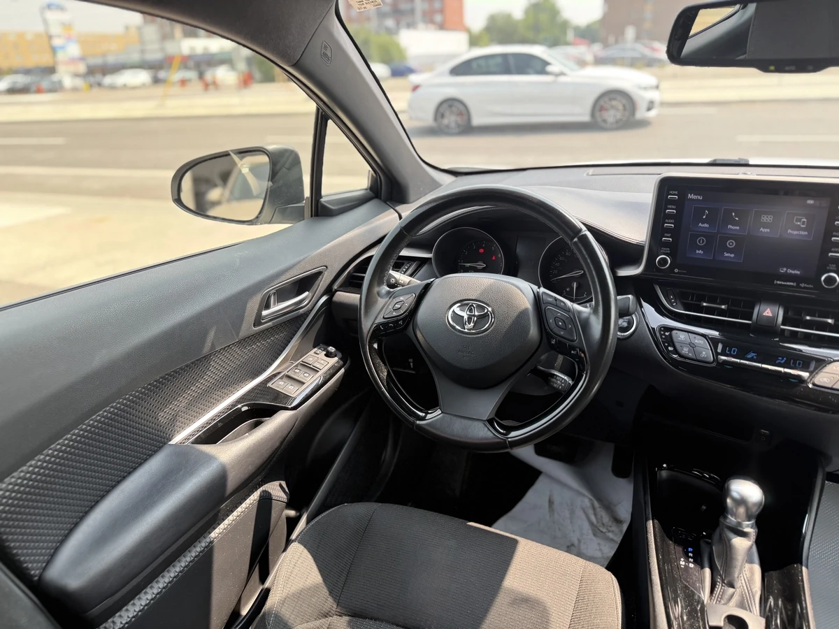 Toyota C-HR XLE | APPLE CARPLAY | КАМЕРА - изображение 9