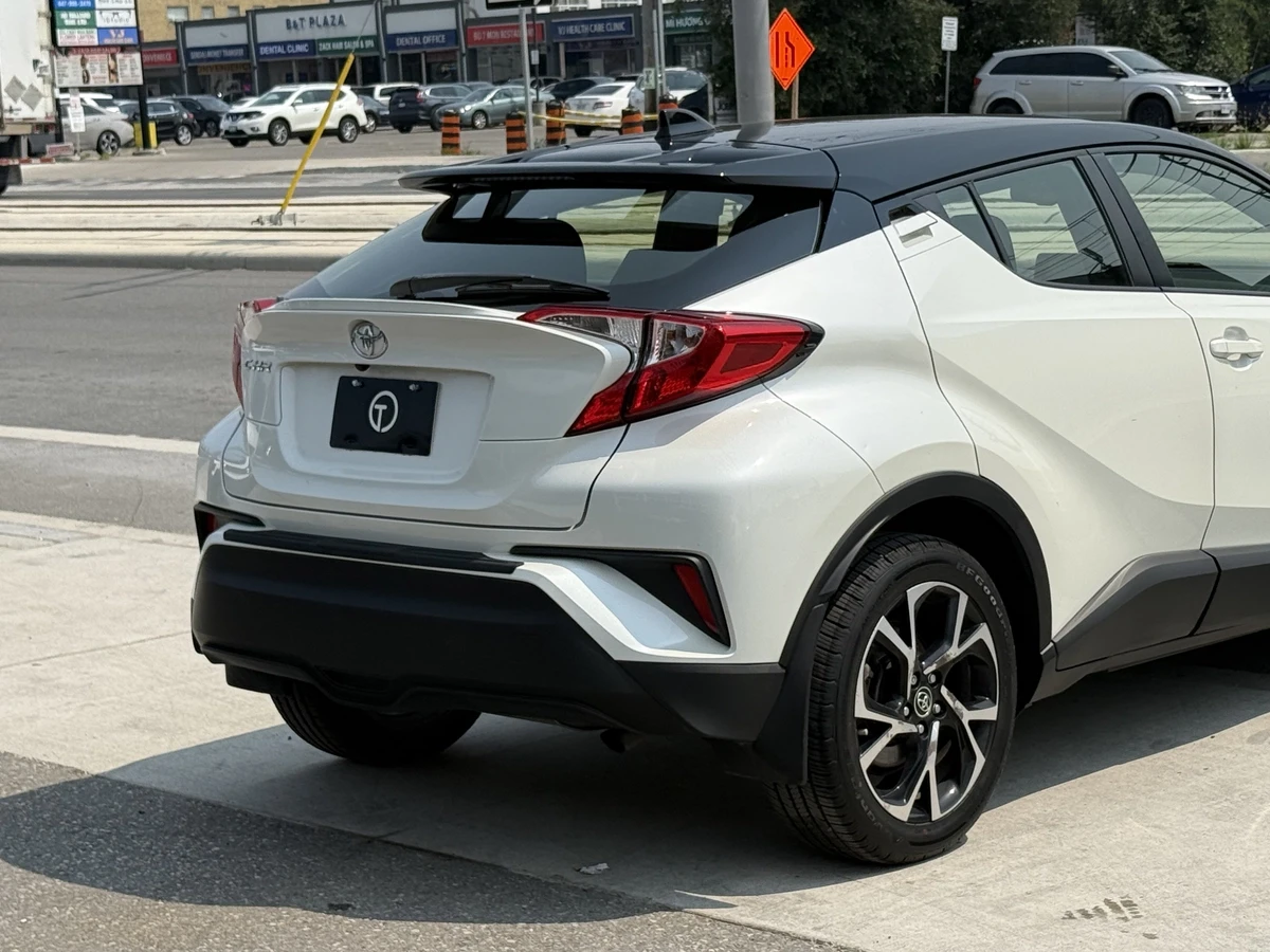 Toyota C-HR XLE | APPLE CARPLAY | КАМЕРА - изображение 5