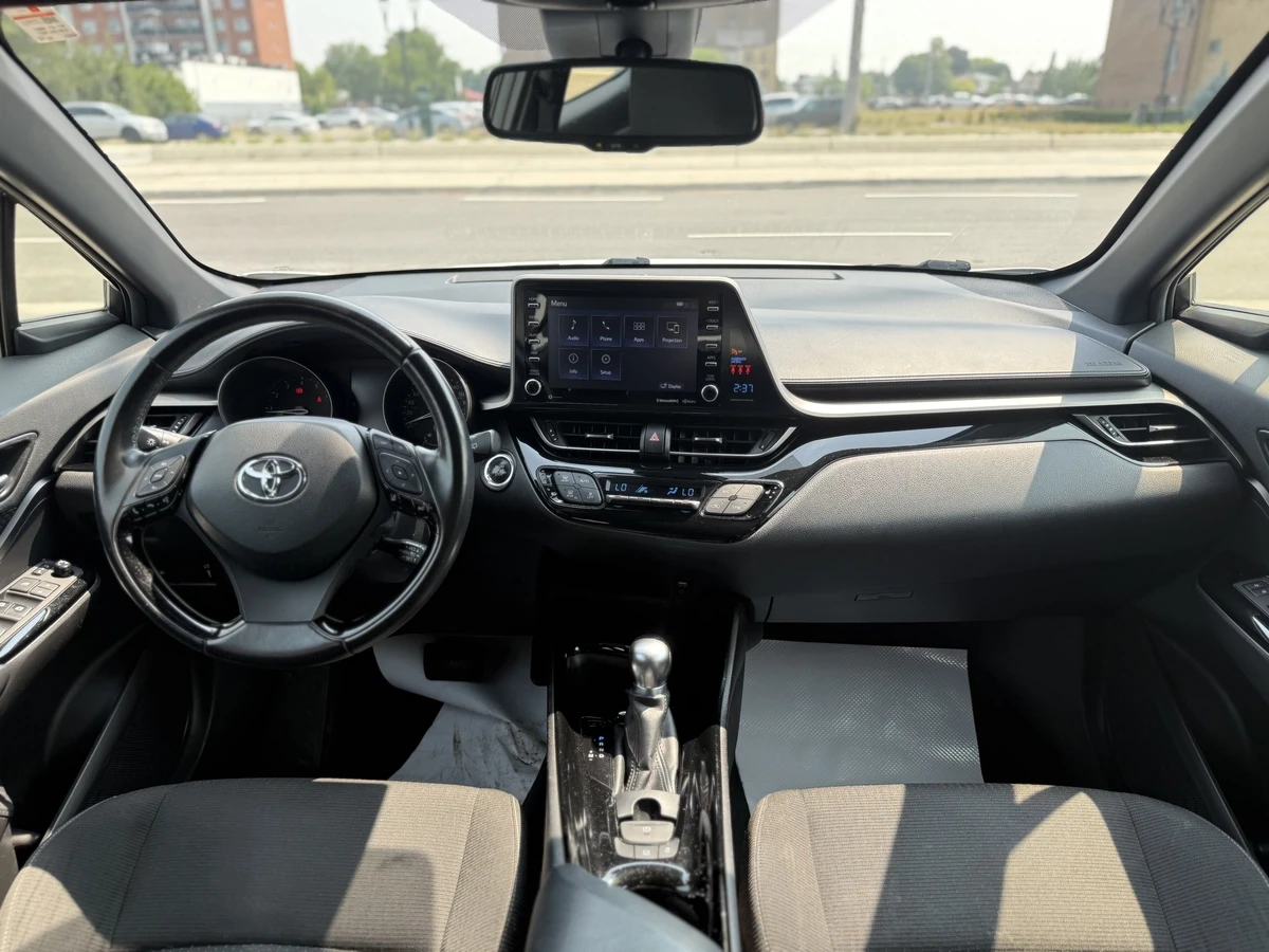 Toyota C-HR XLE | APPLE CARPLAY | КАМЕРА - изображение 8