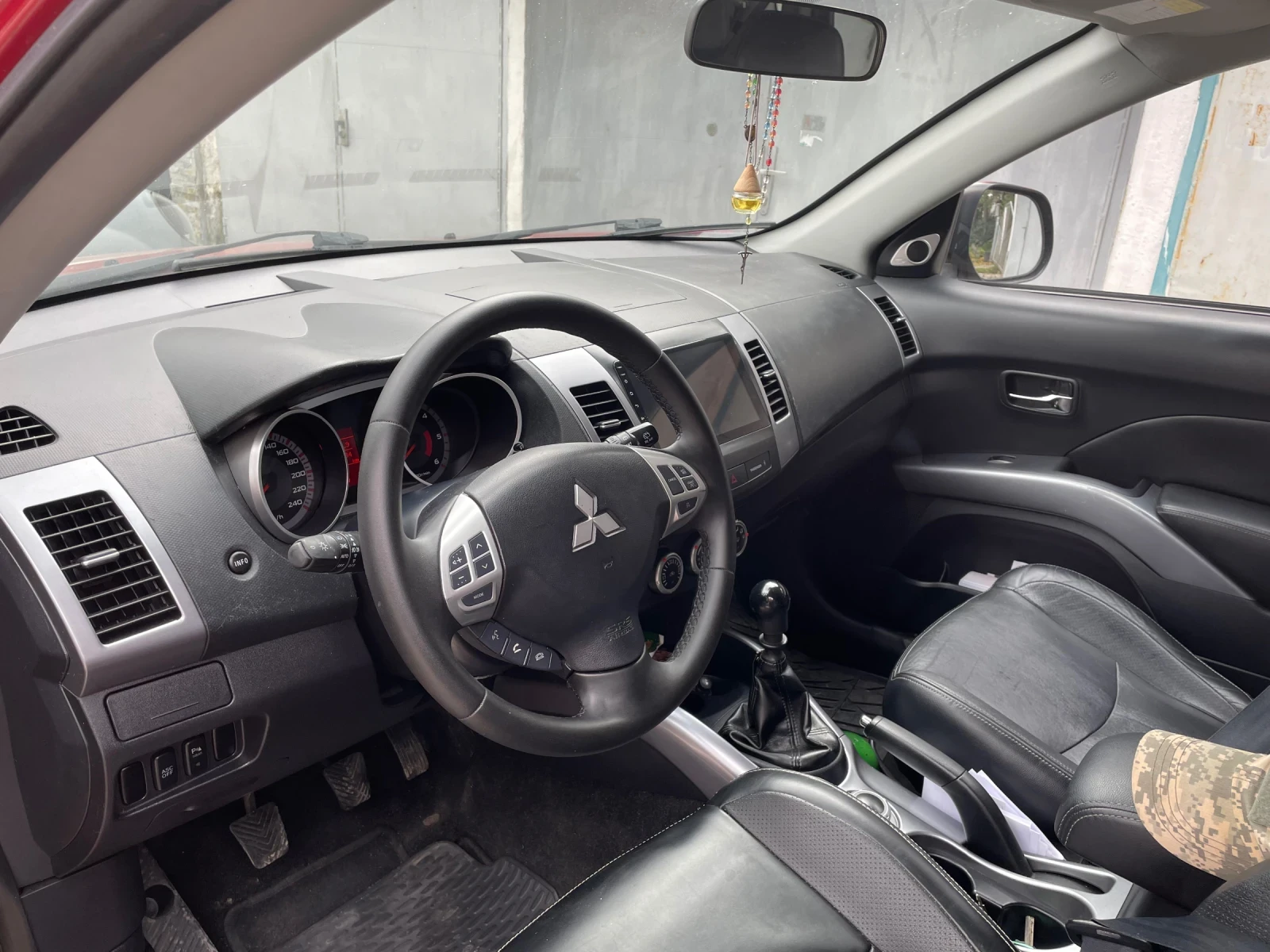 Mitsubishi Outlander 2.0 140 кс navi/koga/keyless - изображение 5