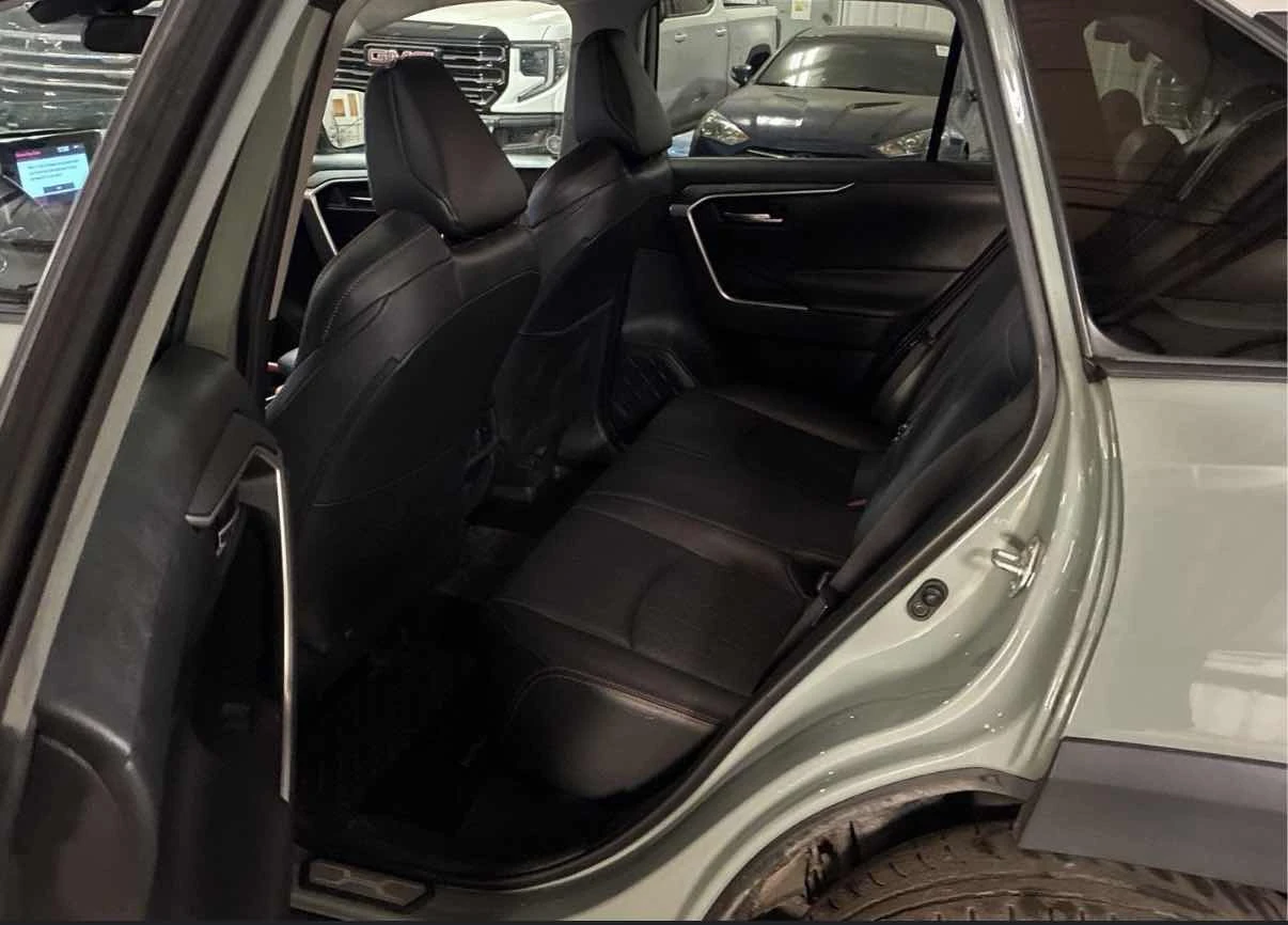 Toyota Rav4 TRAIL * Carfax * Опция за финансиране *  - изображение 9