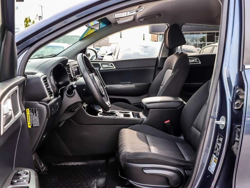 Kia Sportage * Clean Carfax AWD Financing Avail New Tires * CAR, снимка 6 - Автомобили и джипове - 53749335