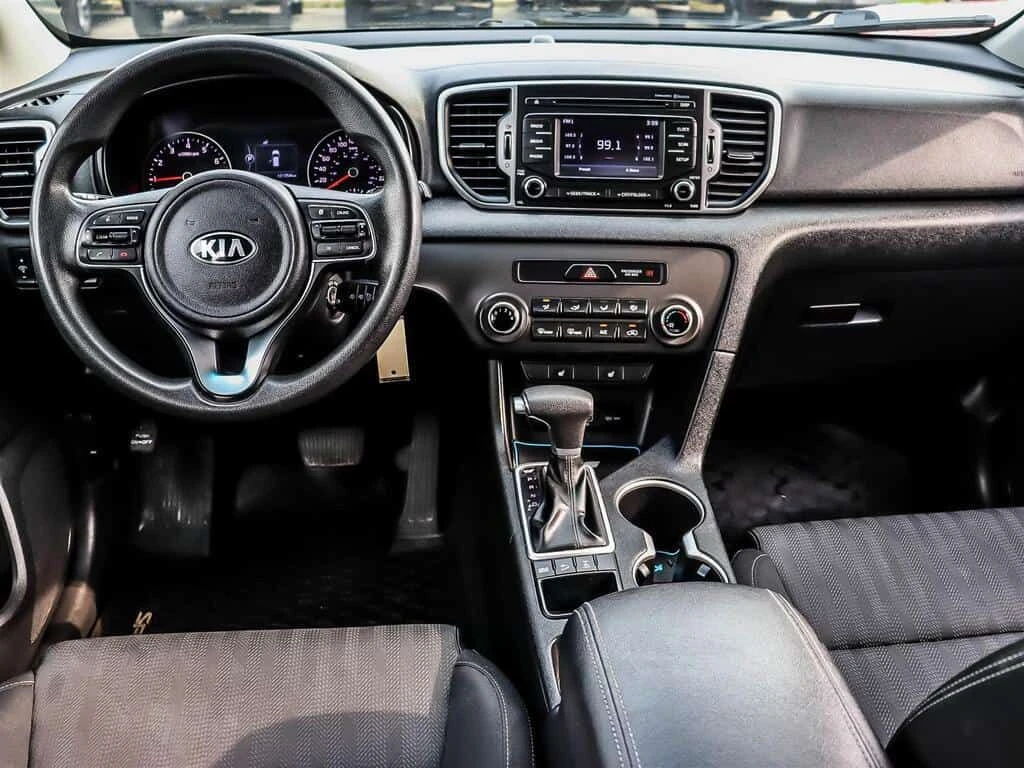 Kia Sportage * Clean Carfax AWD Financing Avail New Tires * CAR, снимка 8 - Автомобили и джипове - 53749335