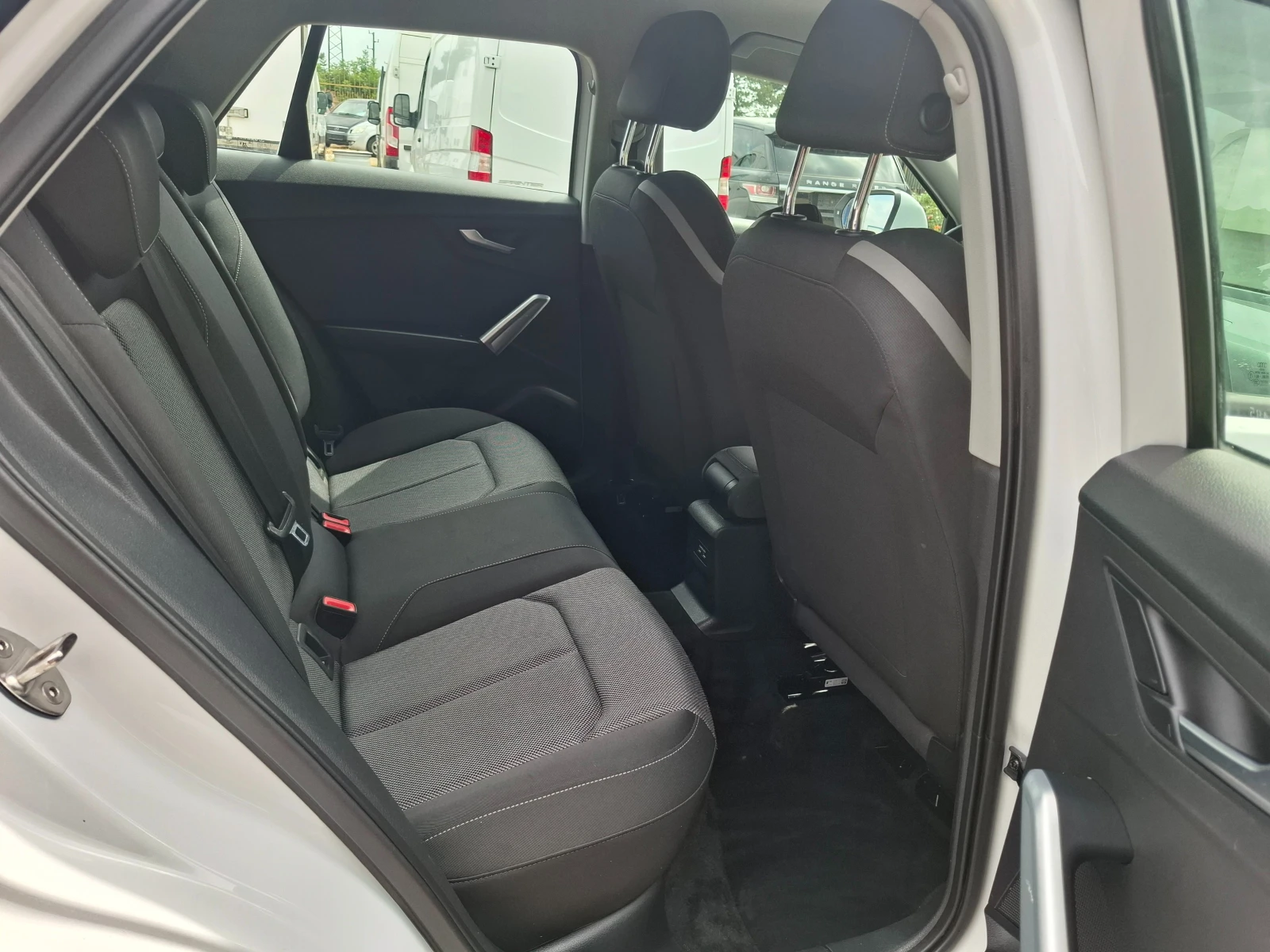 Audi Q2 1.6TDI DSG Navi, снимка 10 - Автомобили и джипове - 55152212