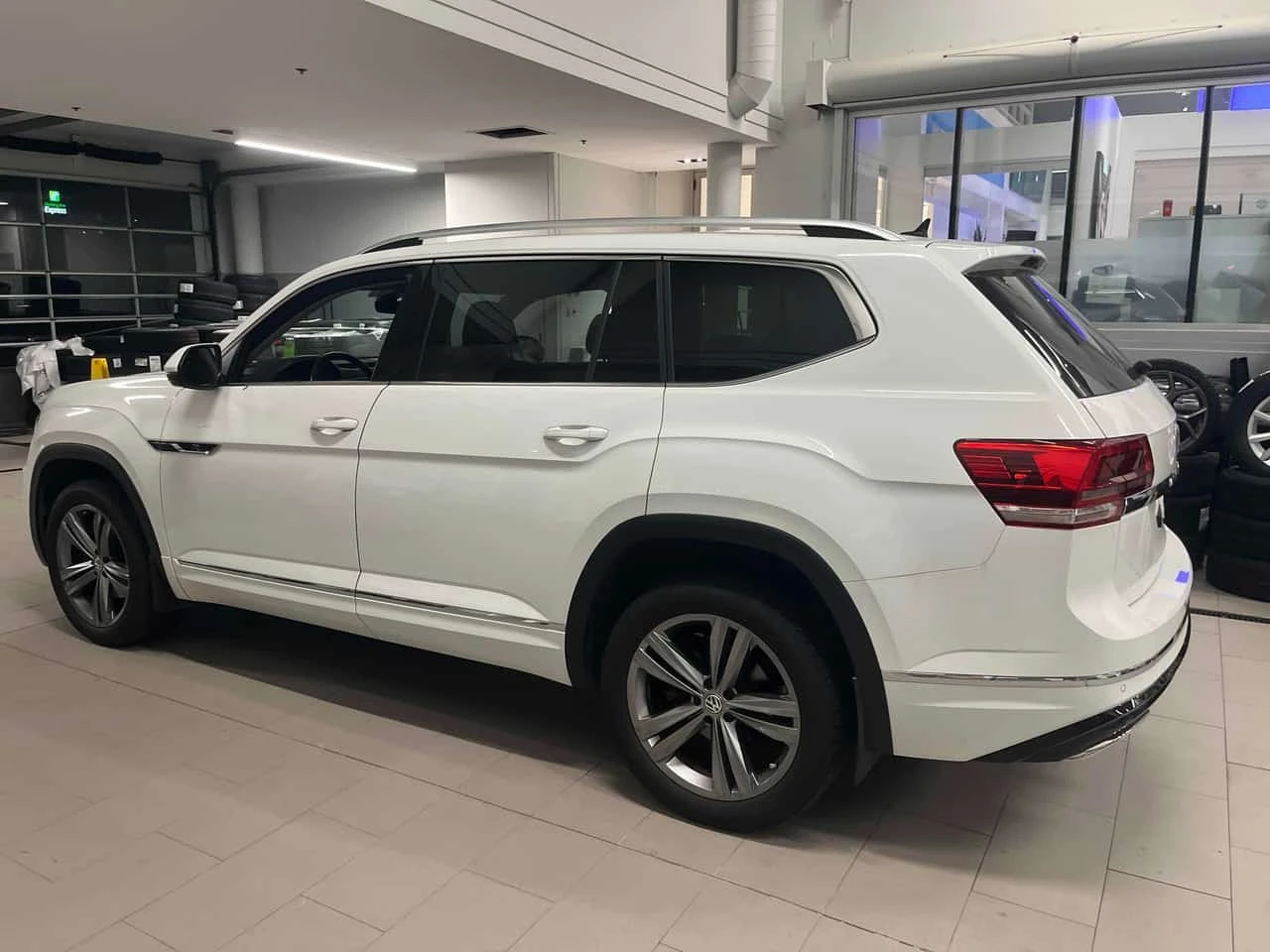 VW Atlas * Execline * CARFAX * ��� ������������ ������ | Mobile.bg � ����������� 2