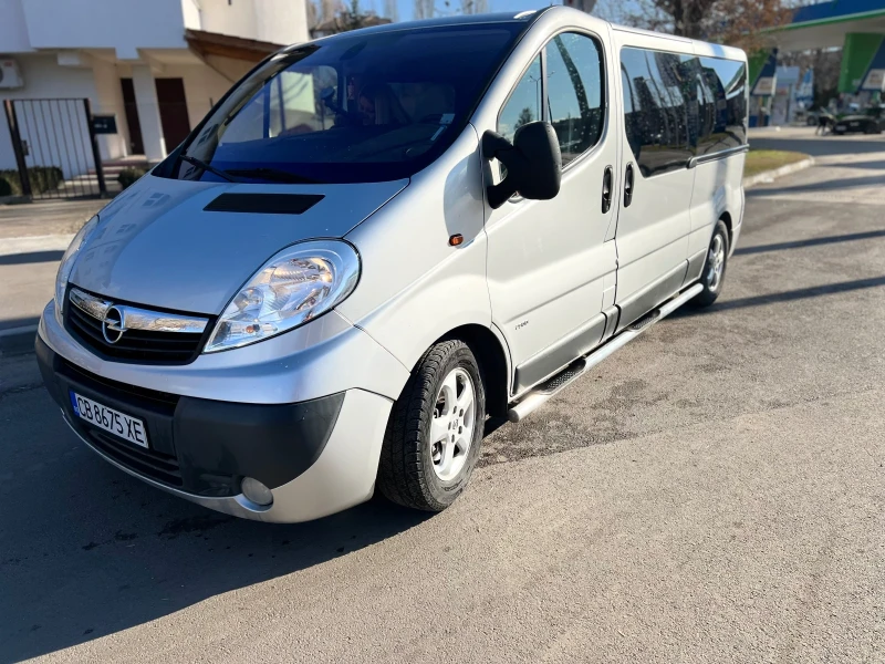 Opel Vivaro 2.5dci 145к.с Автоматик! Печка!Само днес!, снимка 2 - Бусове и автобуси - 48351627