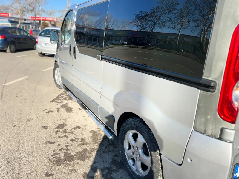 Opel Vivaro 2.5dci 145к.с Автоматик! Печка!Само днес!, снимка 9 - Бусове и автобуси - 48351627