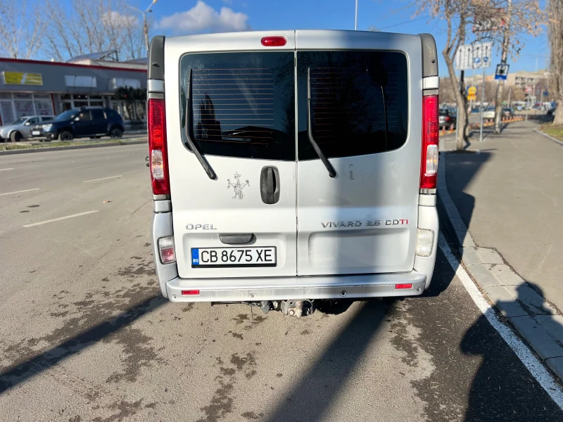 Opel Vivaro 2.5dci 145к.с Автоматик! Печка!Само днес!, снимка 10 - Бусове и автобуси - 48351627